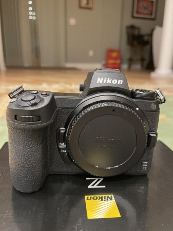 Fotocamera mirrorless Nikon Z 7II Informatica